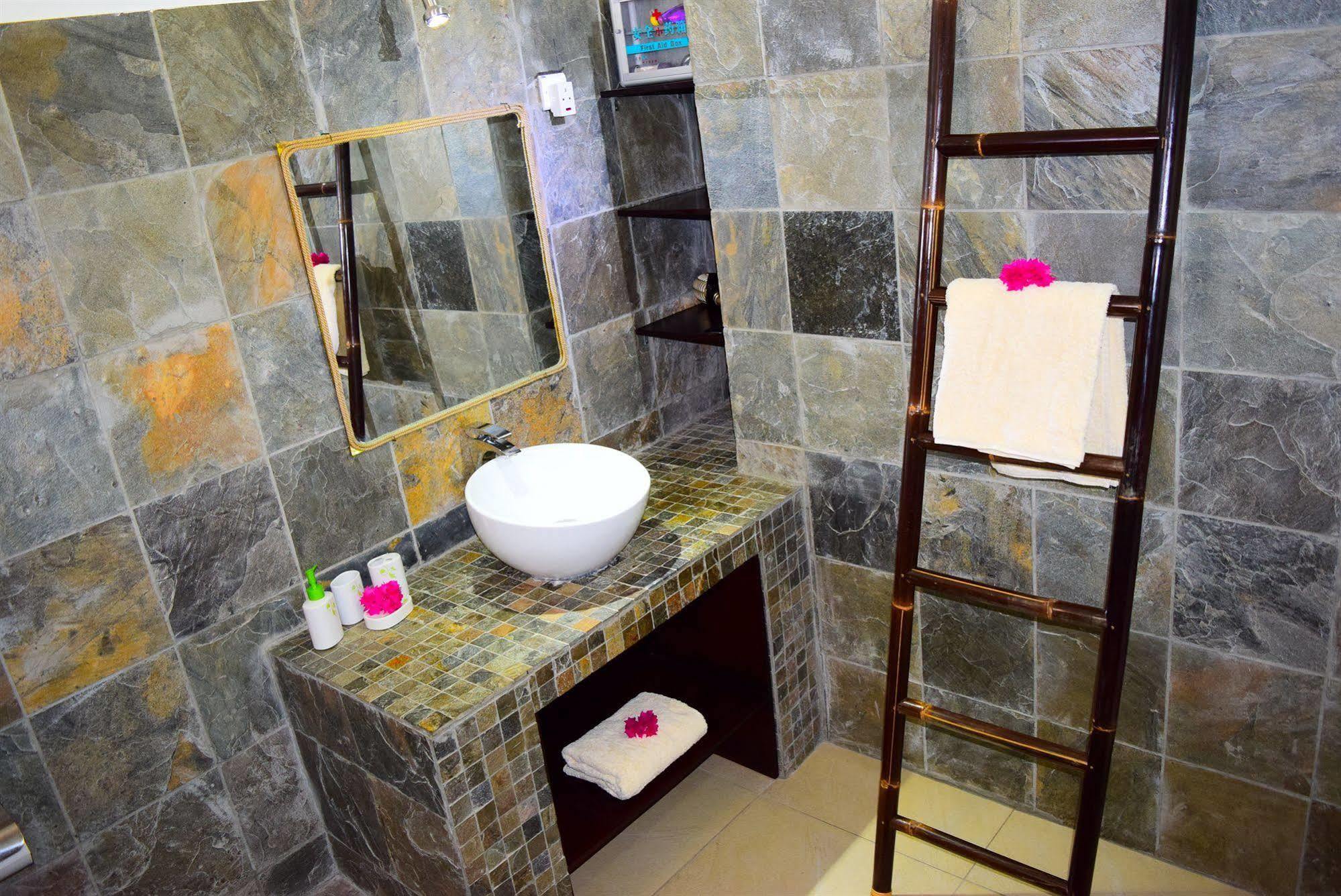 Mountain View Hotel La Gaulette Ngoại thất bức ảnh