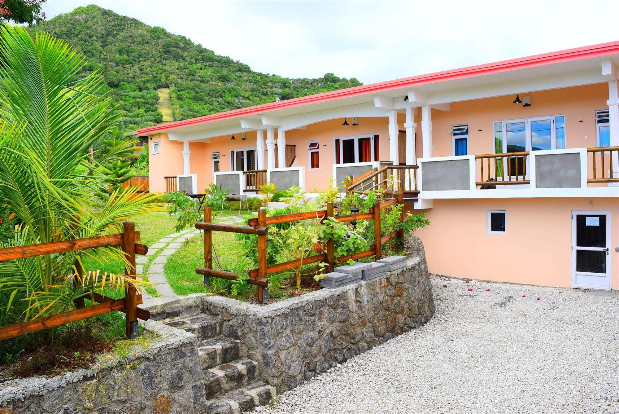 Mountain View Hotel La Gaulette Ngoại thất bức ảnh