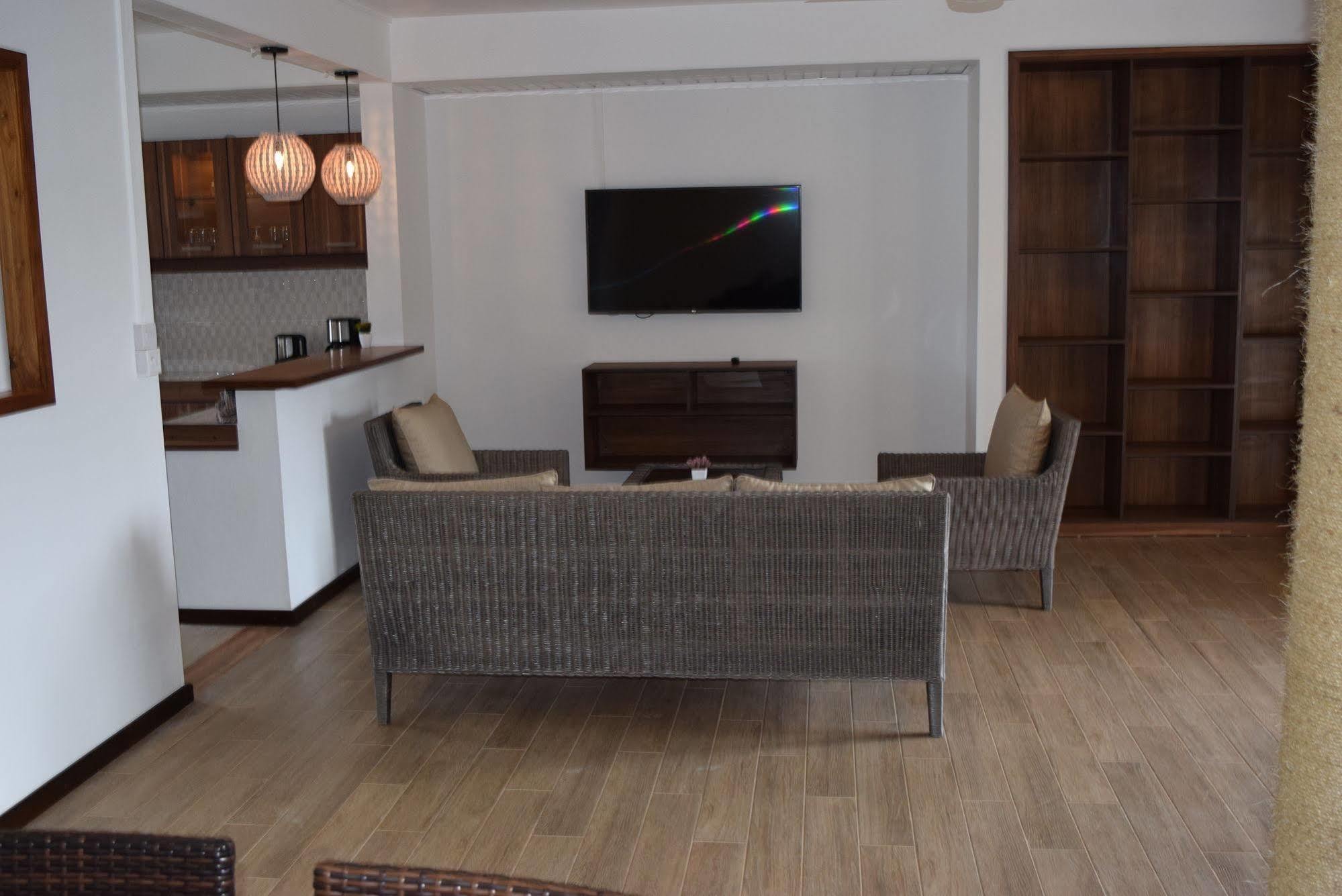 Mountain View Hotel La Gaulette Ngoại thất bức ảnh