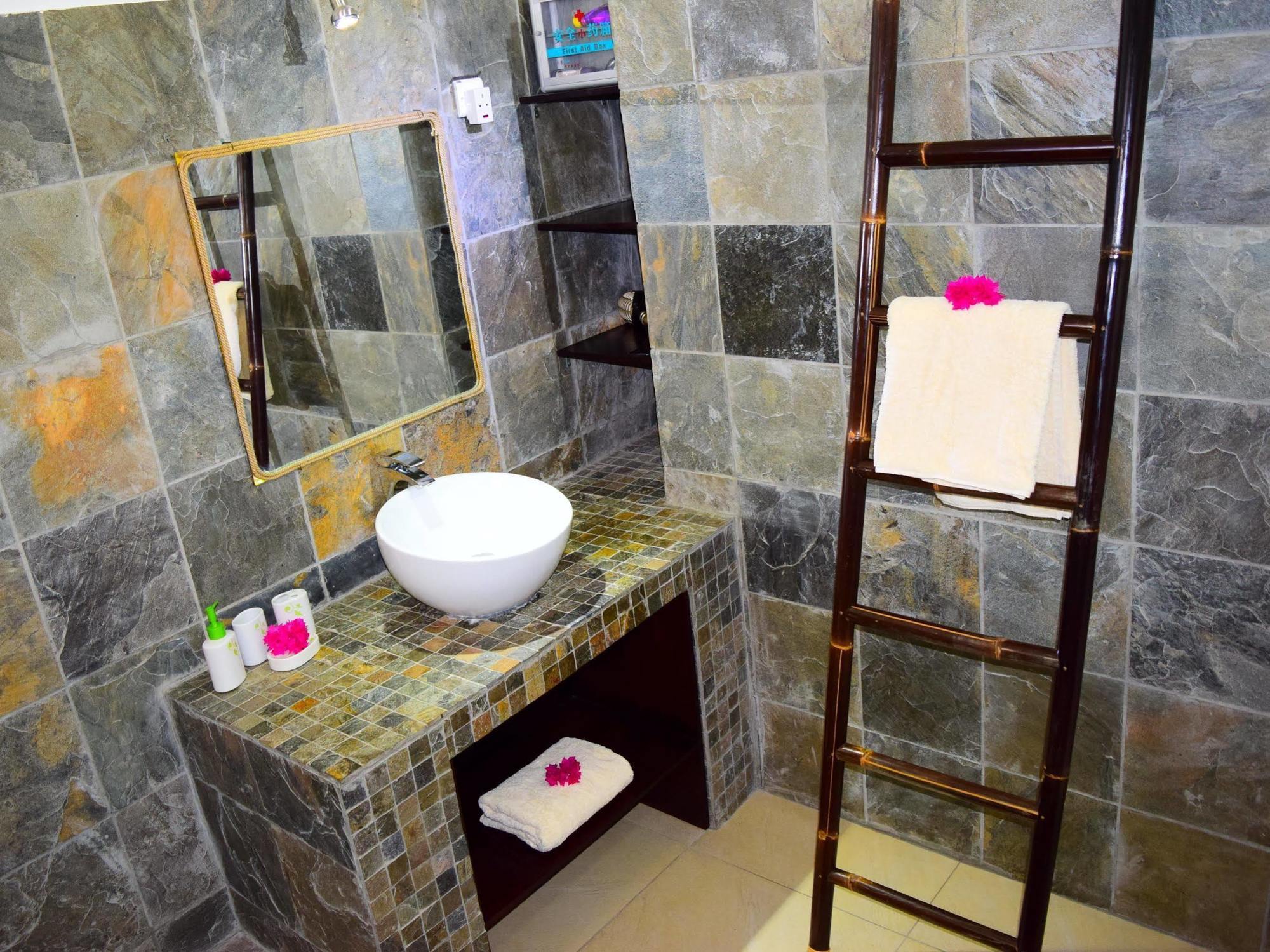 Mountain View Hotel La Gaulette Ngoại thất bức ảnh